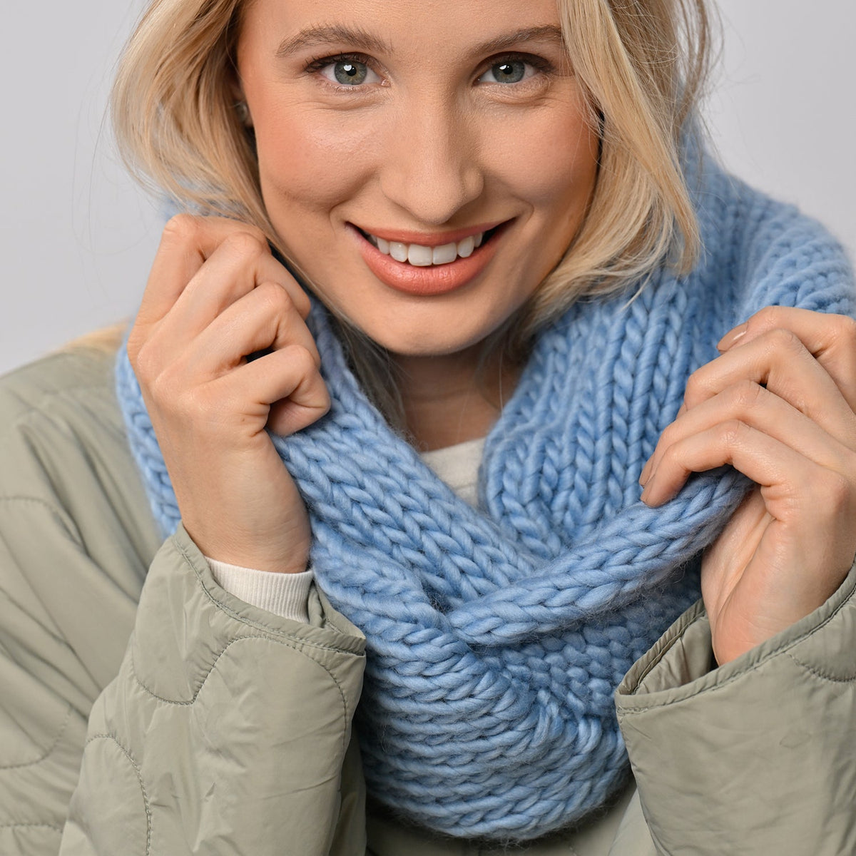 Wool Couture Cheeky Chunky Big Wool Snood Knitting Kit